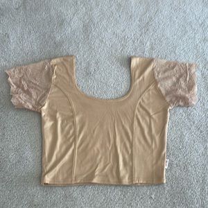 LOUIS FASHION GOLD CROPPED TOP. 16C